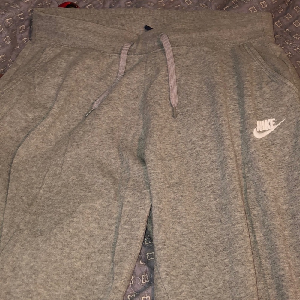 Women’s Nike sweatpants